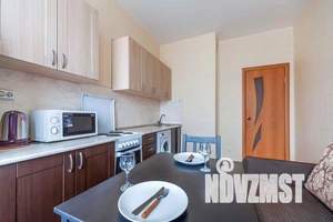 1-к квартира, посуточно, 40м2, 15/25 этаж