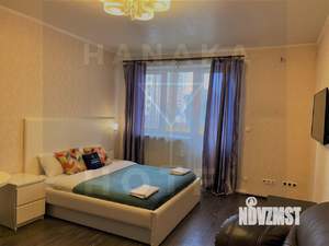 Студия квартира, посуточно, 35м2, 2/25 этаж