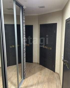 3-к квартира, вторичка, 68м2, 3/25 этаж