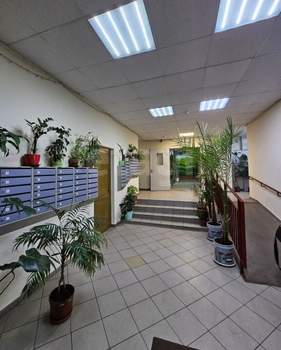2-к квартира, вторичка, 71м2, 1/17 этаж