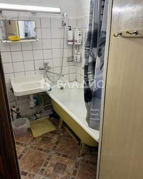 2-к квартира, вторичка, 44м2, 1/9 этаж