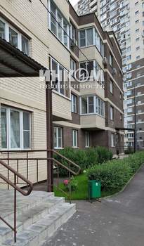 3-к квартира, вторичка, 100м2, 1/8 этаж