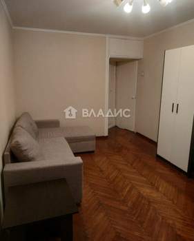 2-к квартира, вторичка, 42м2, 1/5 этаж