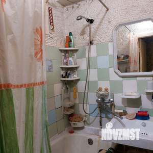 2-к квартира, вторичка, 42м2, 1/5 этаж