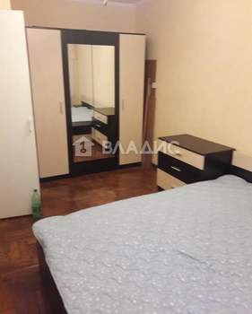 2-к квартира, вторичка, 42м2, 1/5 этаж