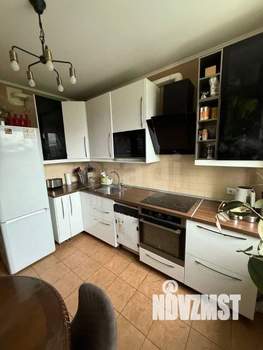 2-к квартира, вторичка, 64м2, 10/25 этаж