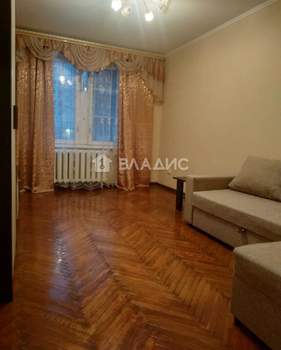 2-к квартира, вторичка, 42м2, 1/5 этаж