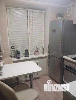 2-к квартира, вторичка, 42м2, 1/5 этаж