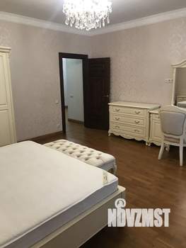 3-к квартира, вторичка, 132м2, 11/26 этаж