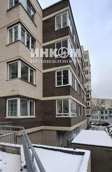 4-к квартира, вторичка, 103м2, 1/8 этаж
