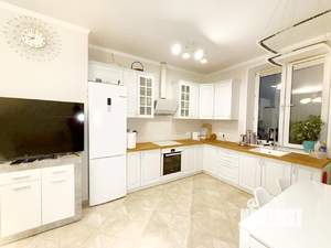 2-к квартира, вторичка, 72м2, 17/27 этаж