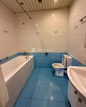 2-к квартира, вторичка, 70м2, 7/25 этаж