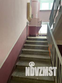 2-к квартира, вторичка, 42м2, 1/9 этаж