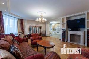 3-к квартира, вторичка, 140м2, 6/22 этаж