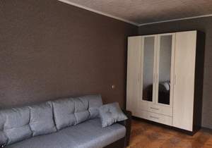 2-к квартира, вторичка, 42м2, 1/9 этаж