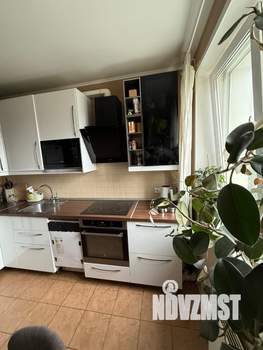 2-к квартира, вторичка, 64м2, 10/25 этаж